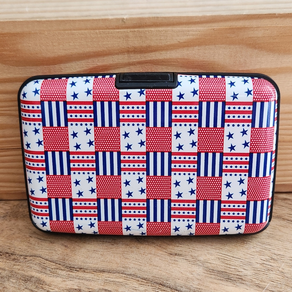 Hard Shell Patriotic Stars and Stripes Credit Card Case Holder Wallet